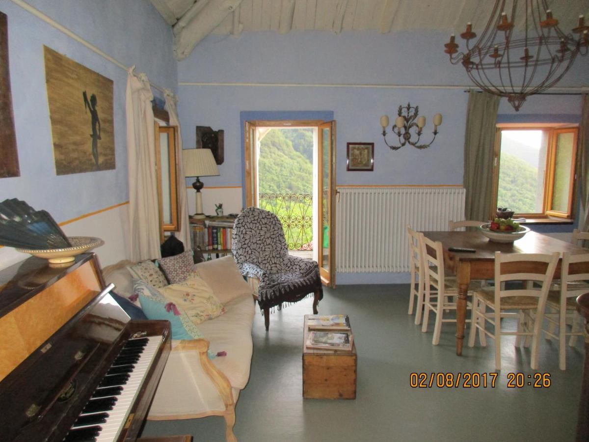 Bed and Breakfast Viandanti, Artisti E Sognatori Comano  Exterior foto