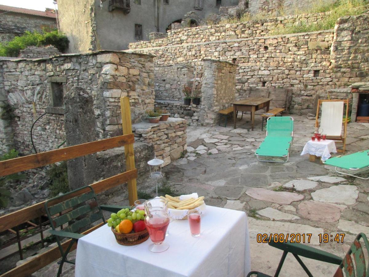 Bed and Breakfast Viandanti, Artisti E Sognatori Comano  Exterior foto