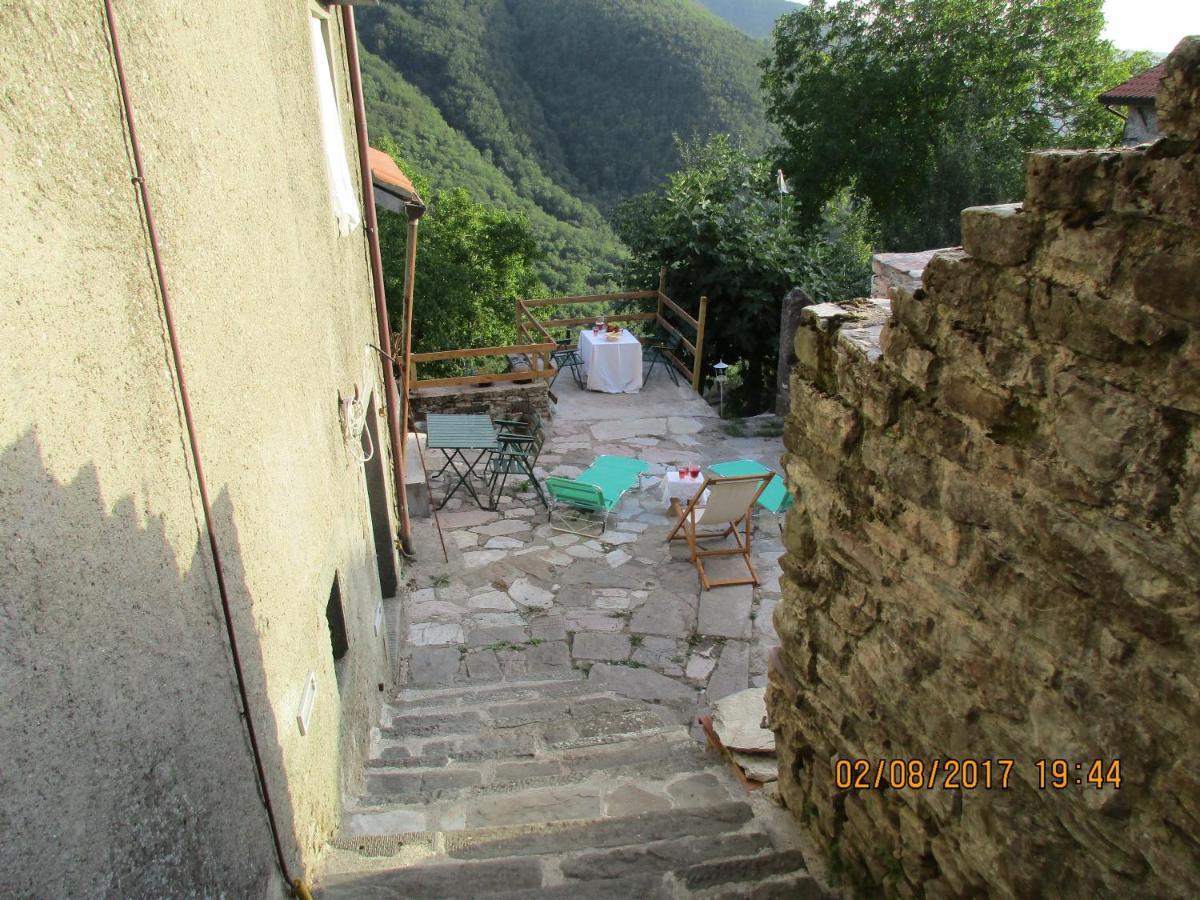 Bed and Breakfast Viandanti, Artisti E Sognatori Comano  Exterior foto